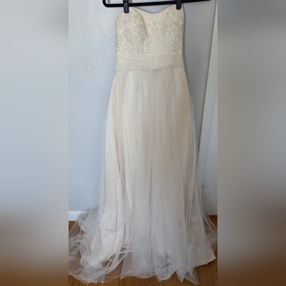 David's Bridal Ivory Lace Wedding Gown